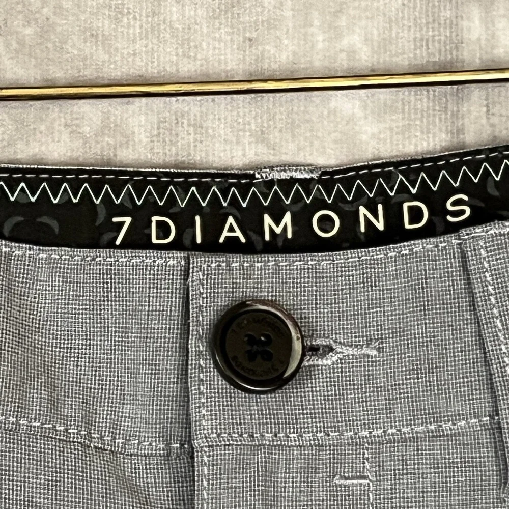 7 Diamonds Shorts Gray Momentum Performance‎ Hybrid 10